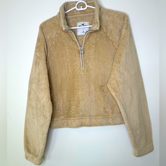 Hollister Jackets & Blazers - Hollister Beige Soft Fleece Crop Pullover Jacket with 3/4 Zipper Women’s Size M